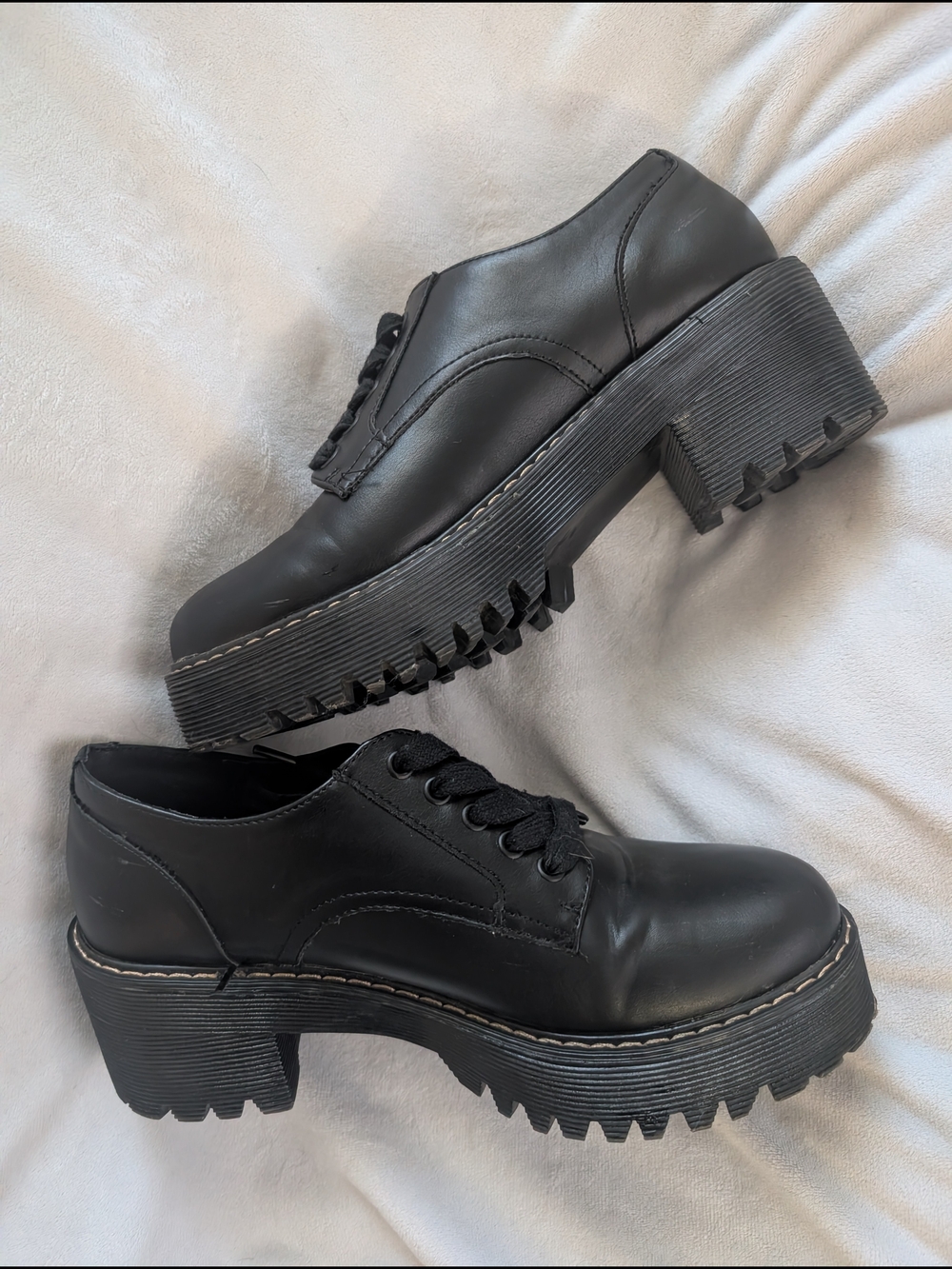 Madden Girl Halsee Black Chunky Platform Oxford Lug Sole Y2K Grunge